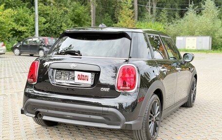 MINI Hatch, 2021 год, 1 950 000 рублей, 13 фотография