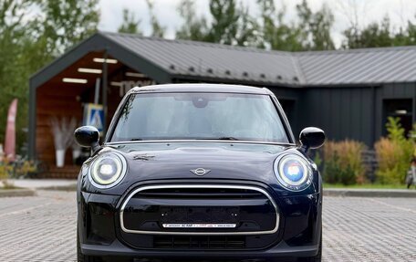 MINI Hatch, 2021 год, 1 950 000 рублей, 2 фотография
