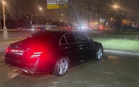 Mercedes-Benz E-Класс, 2019 год, 3 700 000 рублей, 19 фотография