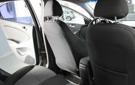 Hyundai Solaris II рестайлинг, 2011 год, 570 000 рублей, 10 фотография