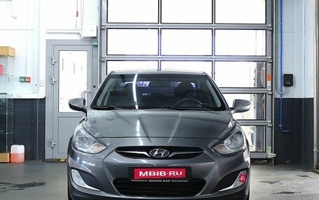 Hyundai Solaris II рестайлинг, 2011 год, 570 000 рублей, 2 фотография