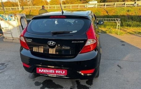 Hyundai Solaris II рестайлинг, 2013 год, 880 000 рублей, 4 фотография