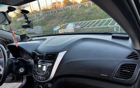 Hyundai Solaris II рестайлинг, 2013 год, 880 000 рублей, 13 фотография