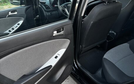 Hyundai Solaris II рестайлинг, 2013 год, 880 000 рублей, 17 фотография