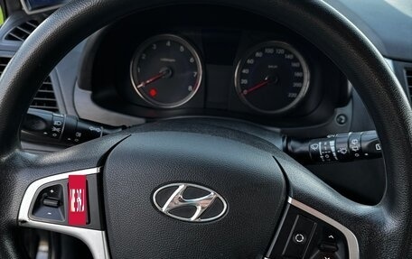 Hyundai Solaris II рестайлинг, 2013 год, 880 000 рублей, 21 фотография