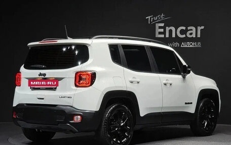 Jeep Renegade I рестайлинг, 2023 год, 1 450 000 рублей, 3 фотография