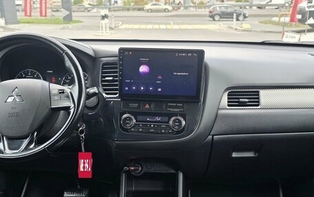 Mitsubishi Outlander III рестайлинг 3, 2015 год, 1 450 000 рублей, 8 фотография