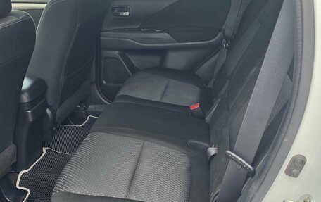 Mitsubishi Outlander III рестайлинг 3, 2015 год, 1 450 000 рублей, 11 фотография