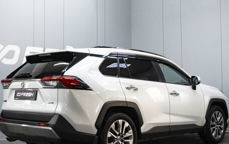 Toyota RAV4, 2021 год, 3 790 000 рублей, 2 фотография