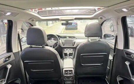 Volkswagen Touran III, 2019 год, 1 725 000 рублей, 8 фотография
