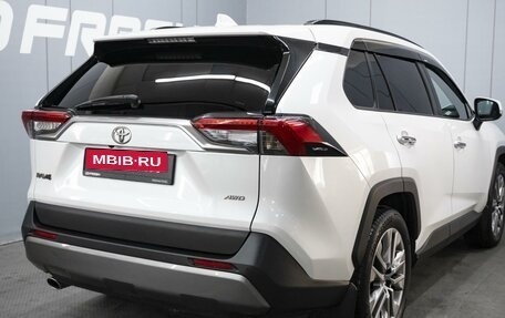 Toyota RAV4, 2021 год, 3 790 000 рублей, 7 фотография