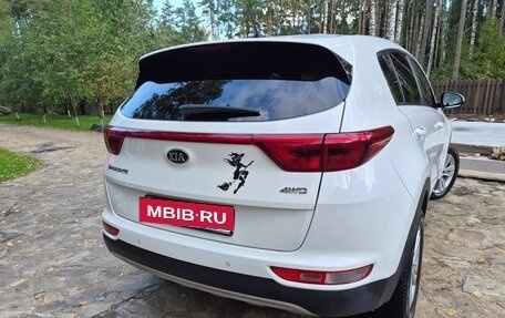KIA Sportage IV рестайлинг, 2018 год, 2 300 000 рублей, 4 фотография