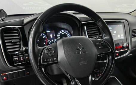Mitsubishi Outlander III рестайлинг 3, 2021 год, 2 250 000 рублей, 12 фотография