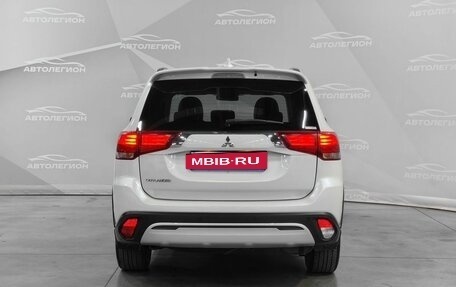 Mitsubishi Outlander III рестайлинг 3, 2021 год, 2 250 000 рублей, 4 фотография