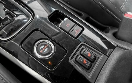 Mitsubishi Outlander III рестайлинг 3, 2021 год, 2 250 000 рублей, 22 фотография