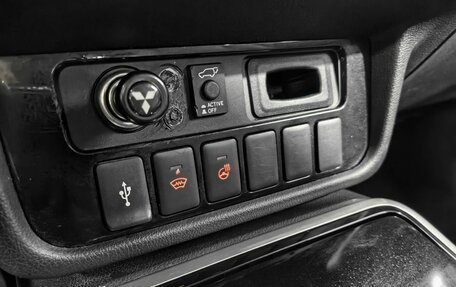 Mitsubishi Outlander III рестайлинг 3, 2021 год, 2 250 000 рублей, 21 фотография