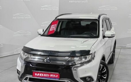 Mitsubishi Outlander III рестайлинг 3, 2021 год, 2 250 000 рублей, 24 фотография