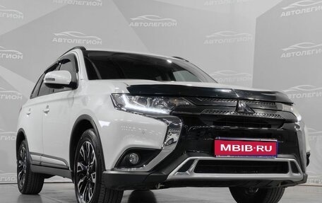 Mitsubishi Outlander III рестайлинг 3, 2021 год, 2 250 000 рублей, 27 фотография
