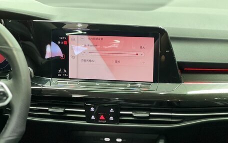 Volkswagen Golf VIII, 2022 год, 1 759 000 рублей, 11 фотография