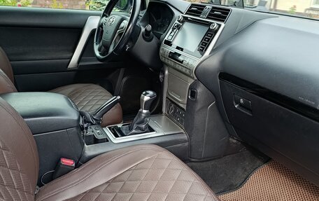 Toyota Land Cruiser Prado 150 рестайлинг 2, 2018 год, 4 300 000 рублей, 5 фотография