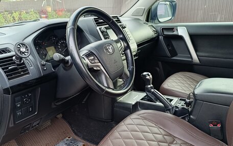 Toyota Land Cruiser Prado 150 рестайлинг 2, 2018 год, 4 300 000 рублей, 6 фотография
