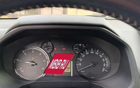 Toyota Land Cruiser Prado 150 рестайлинг 2, 2018 год, 4 300 000 рублей, 7 фотография