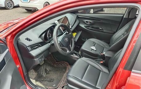 Toyota Yaris XP150 рестайлинг, 2022 год, 1 254 000 рублей, 8 фотография