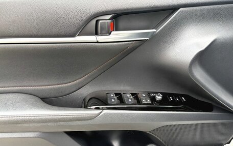 Toyota Camry, 2018 год, 2 950 000 рублей, 10 фотография