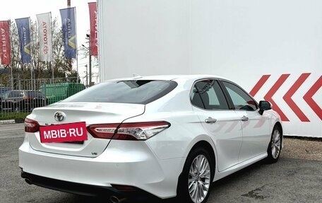 Toyota Camry, 2018 год, 2 950 000 рублей, 5 фотография