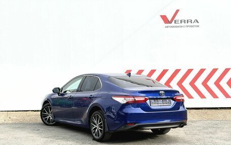 Toyota Camry, 2021 год, 3 300 000 рублей, 3 фотография