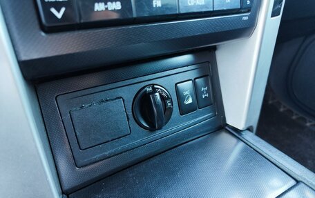 Toyota Land Cruiser Prado 150 рестайлинг 2, 2011 год, 2 350 000 рублей, 11 фотография