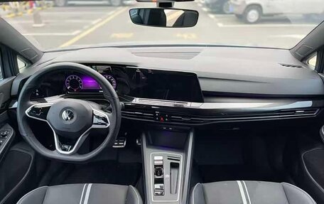 Volkswagen Golf VIII, 2023 год, 1 559 000 рублей, 12 фотография