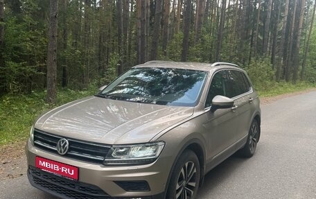 Volkswagen Tiguan II, 2019 год, 2 620 000 рублей, 1 фотография