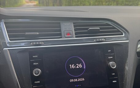 Volkswagen Tiguan II, 2019 год, 2 620 000 рублей, 9 фотография