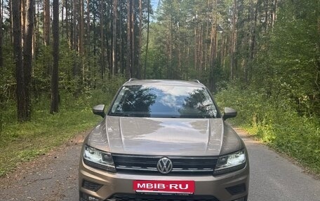 Volkswagen Tiguan II, 2019 год, 2 620 000 рублей, 2 фотография