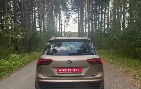 Volkswagen Tiguan II, 2019 год, 2 620 000 рублей, 6 фотография