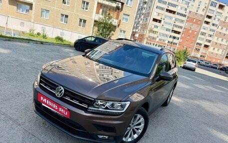 Volkswagen Tiguan II, 2019 год, 2 200 000 рублей, 3 фотография