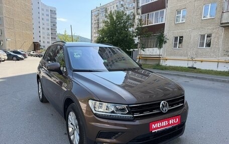 Volkswagen Tiguan II, 2019 год, 2 200 000 рублей, 12 фотография