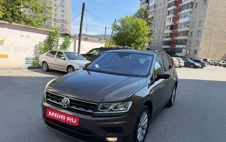 Volkswagen Tiguan II, 2019 год, 2 200 000 рублей, 11 фотография