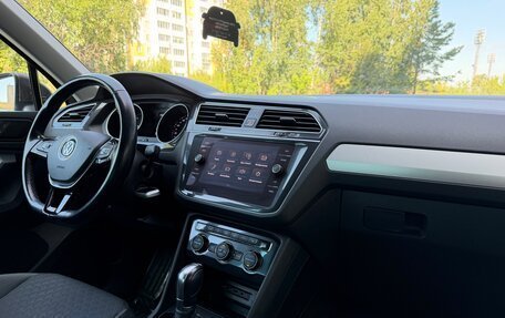 Volkswagen Tiguan II, 2019 год, 2 200 000 рублей, 32 фотография