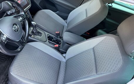 Volkswagen Tiguan II, 2019 год, 2 200 000 рублей, 34 фотография