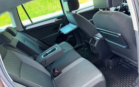 Volkswagen Tiguan II, 2019 год, 2 200 000 рублей, 39 фотография