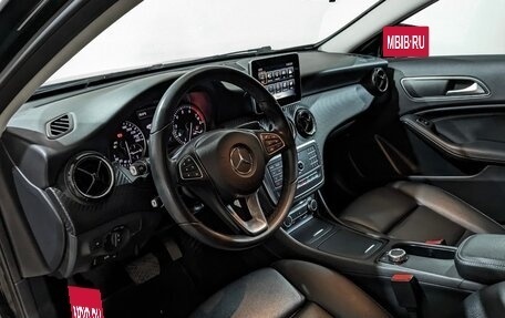 Mercedes-Benz GLA, 2017 год, 2 250 000 рублей, 15 фотография