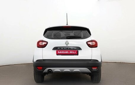 Renault Kaptur I рестайлинг, 2022 год, 1 820 000 рублей, 3 фотография