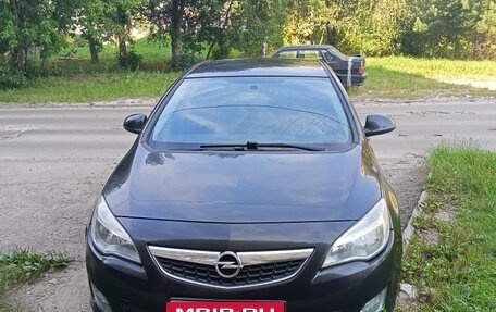 Opel Astra J, 2011 год, 560 000 рублей, 1 фотография