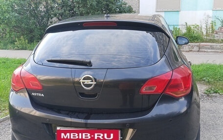 Opel Astra J, 2011 год, 560 000 рублей, 3 фотография