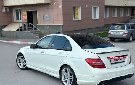 Mercedes-Benz C-Класс, 2011 год, 600 000 рублей, 8 фотография
