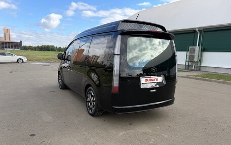 Hyundai Staria, 2022 год, 6 900 000 рублей, 2 фотография