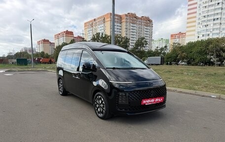 Hyundai Staria, 2022 год, 6 900 000 рублей, 4 фотография