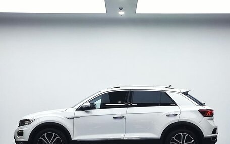 Volkswagen T-Roc I, 2022 год, 1 700 000 рублей, 4 фотография